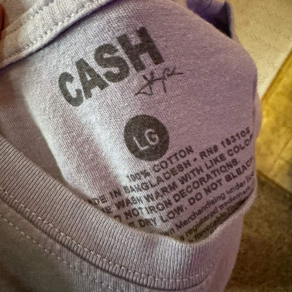Johnny Cash 'Man in Black' Graphic Tee - Gray - Picture 6 of 6